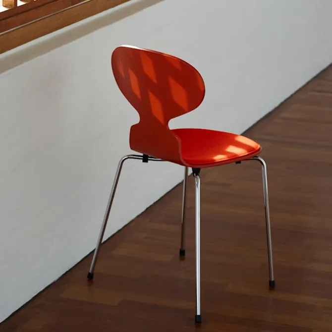 3101 Myran stol Lacquered Beech Veneer Warm Graphite