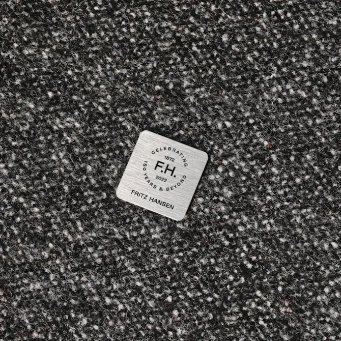 3207 Series 7 lenestol Anniversary Collection