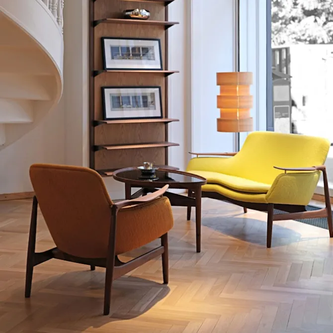 53 sofa Walnut