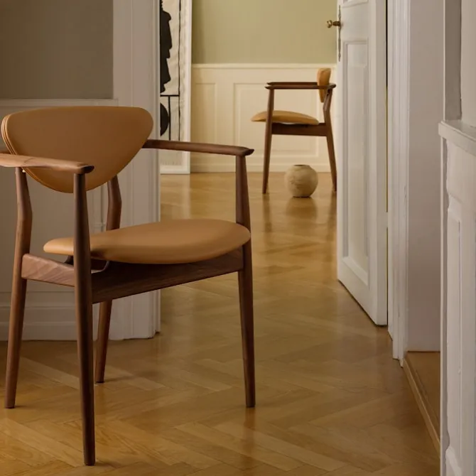 109 stol Clear oiled oak