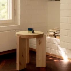 001 Stool