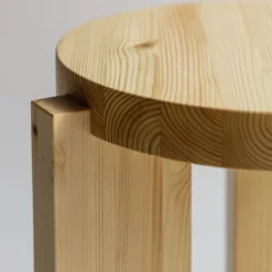 001 Stool