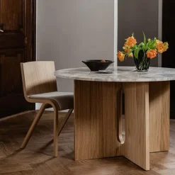 Androgyne spisebord Ø120 cm mørkbeiset eik