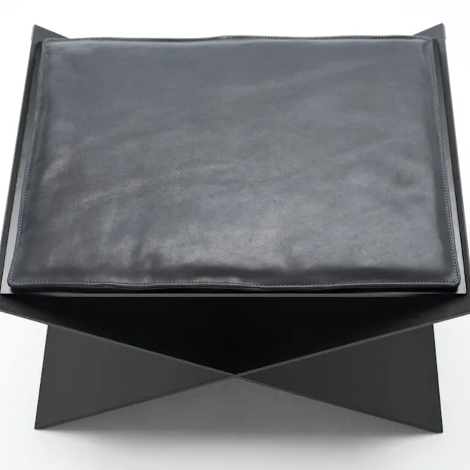 Anin Stool
