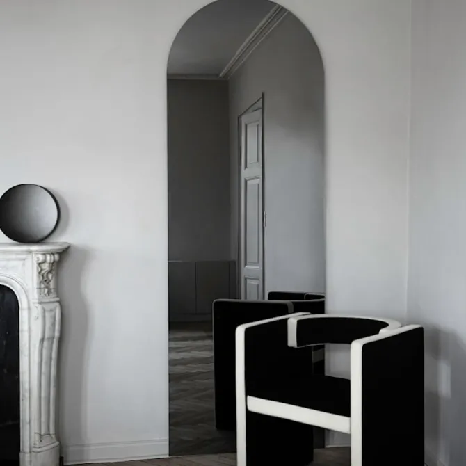 Arc Mirror