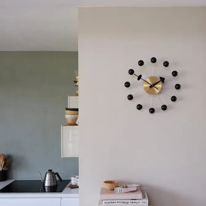 Ball Clock veggklokke