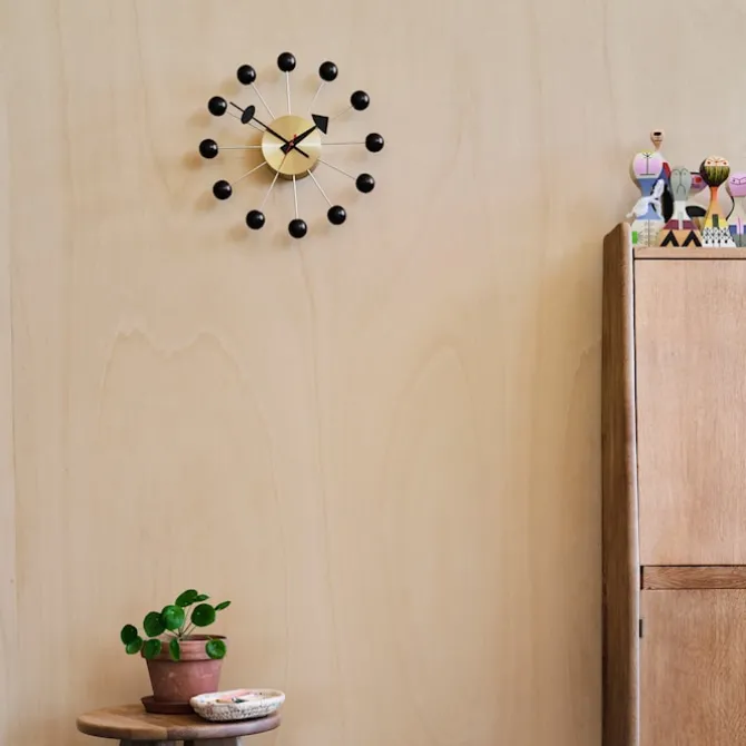 Ball Clock veggklokke
