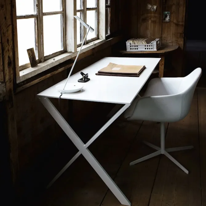 Bambi Table