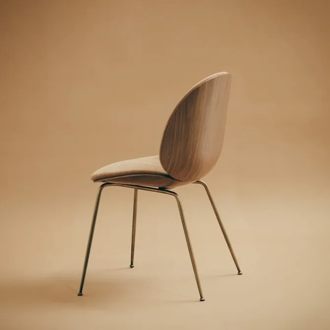 Beetle spisestol trukket svart