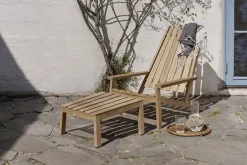Between Lines Deck Stool