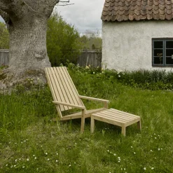 Between Lines Deck Stool