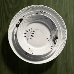 Black Fluted Mega Tallerken 19 cm Dekor Nr. 2