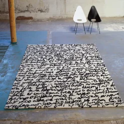 Black on White Manuscrit
