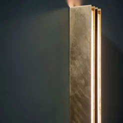 Blade Wall Lamp