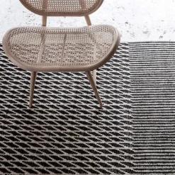 Blur Black Rug