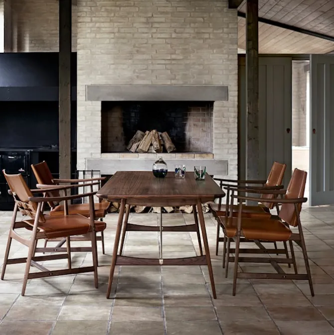BM1160 Hunting Table