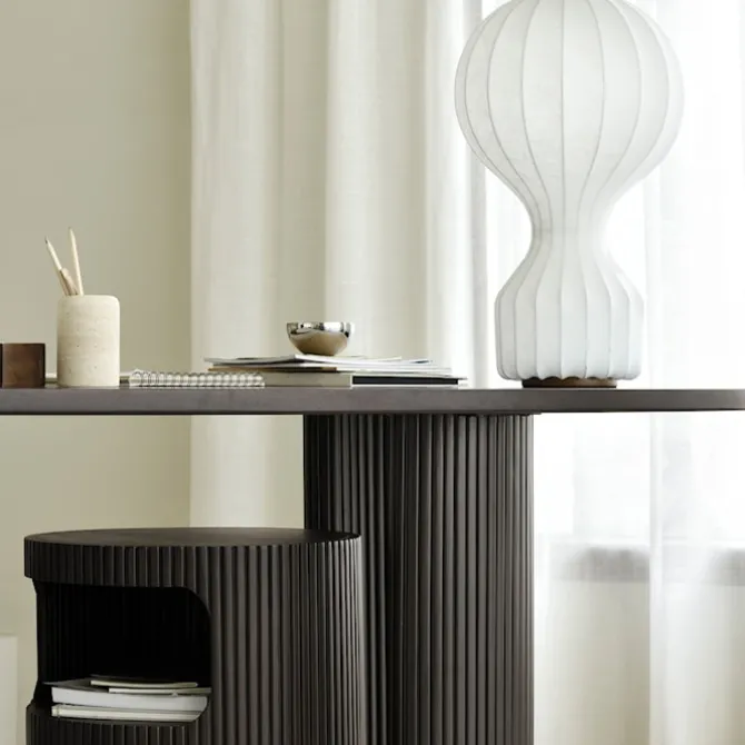 Boomerang Desk