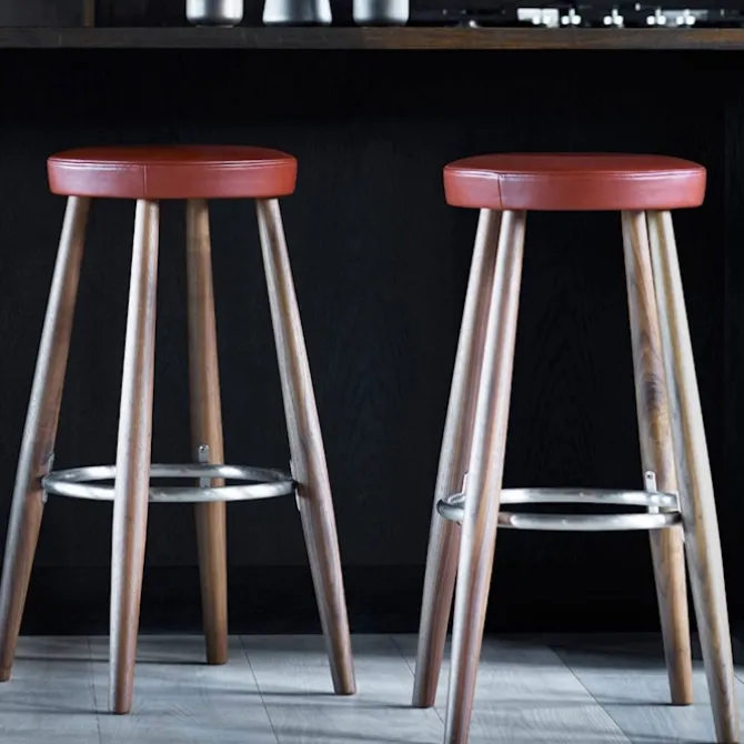 CH56 High Stool - Valnøtt