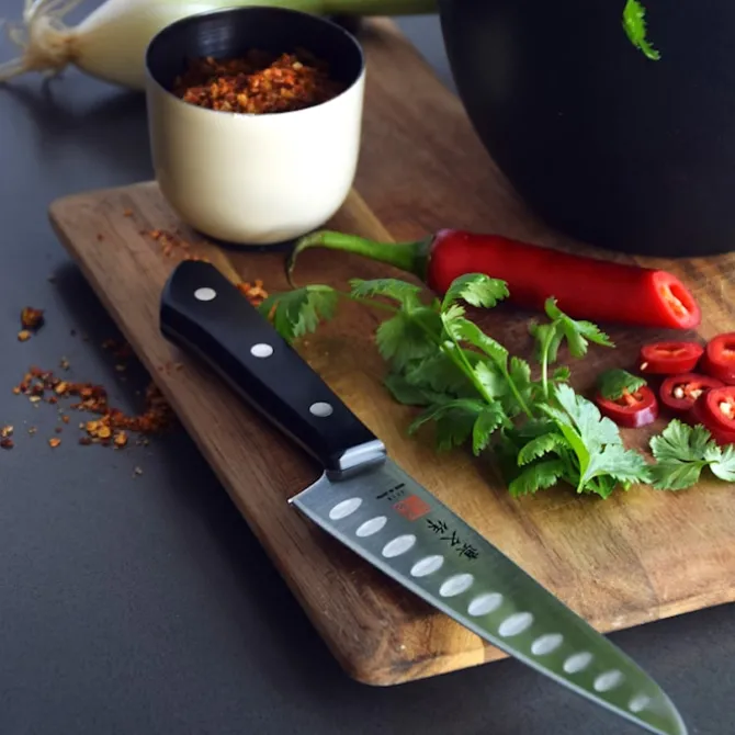 Chef Grønnsakskniv med luftspalte 13 cm