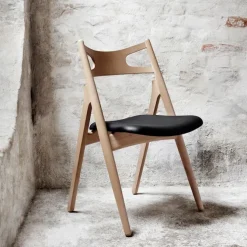 CH29P Sawbuck Chair