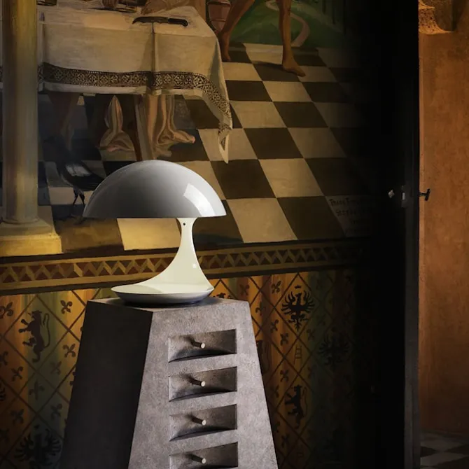 Cobra Table Lamp