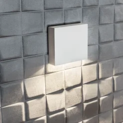 Compact Down