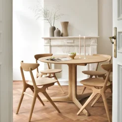 Corto Round Dining Table