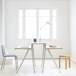Courier skrivebord light oak