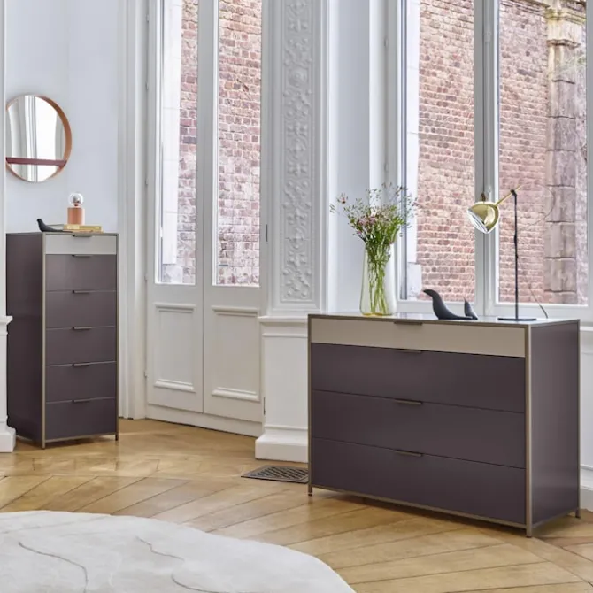 Dita Dresser