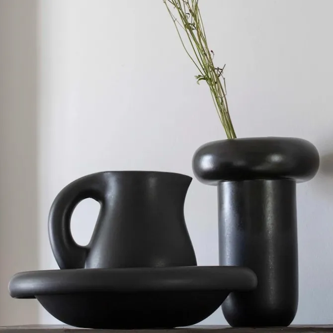 Dough Vase Charcoal