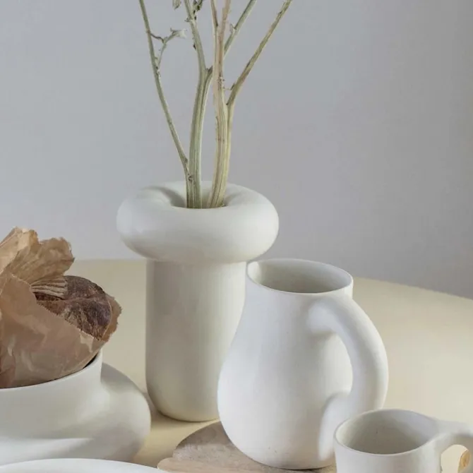 Dough Vase Cream