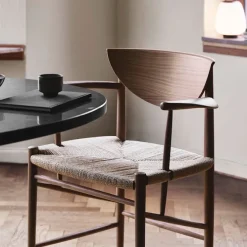 Drawn Chair With Armrest HM4