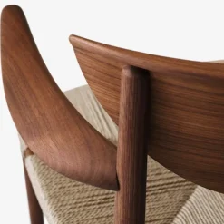 Drawn Chair With Armrest HM4