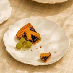 Dressed Air Dessert plate
