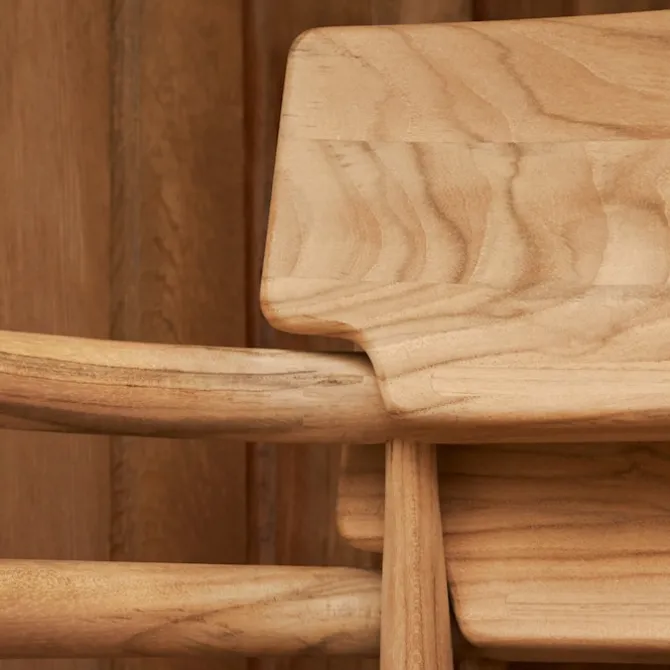 E008 Embrace Outdoor Series Chair, Ubehandlet teak