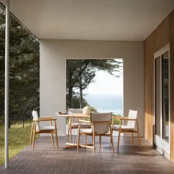 E008 Embrace Outdoor Series Chair, Ubehandlet teak