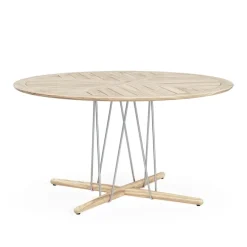 E022 Embrace Outdoor Series Table Ø 140 Cm, Ubehandlet teak