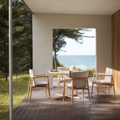 E022 Embrace Outdoor Series Table Ø 140 Cm, Ubehandlet teak