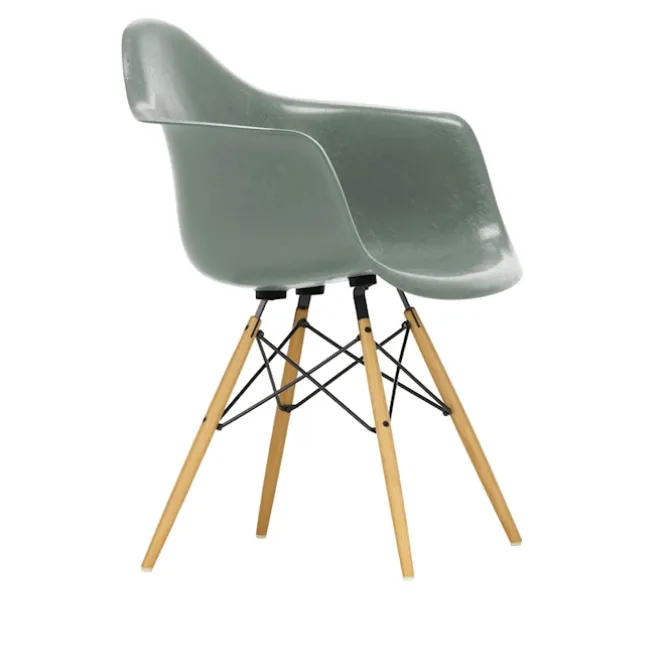 Eames Fiberglass Armchair DAW karmstol Ash Honey Tone