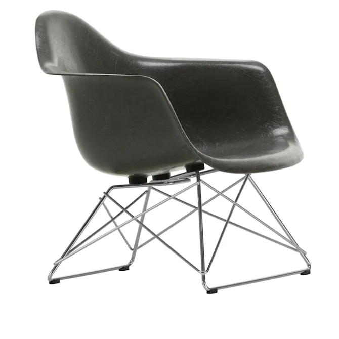Eames Fiberglass Armchair LAR lenestol Chrome
