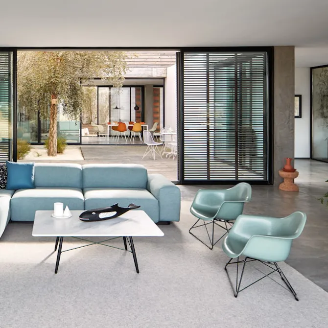 Eames Fiberglass Armchair LAR lenestol Chrome