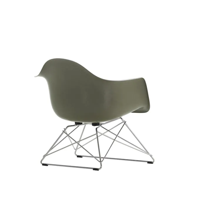 Eames Fiberglass Armchair LAR lenestol Chrome