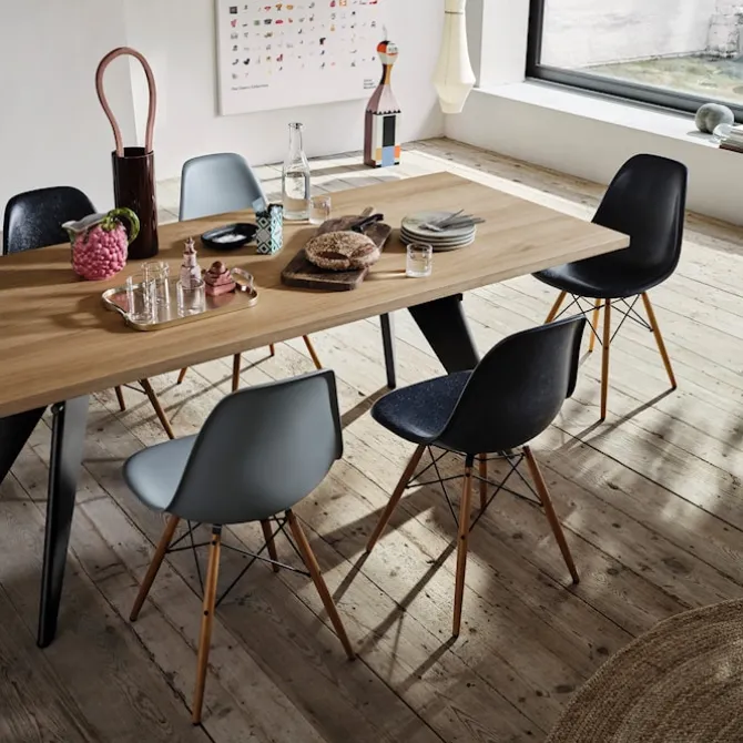 Eames Fiberglass Chair DSW stol Black Maple