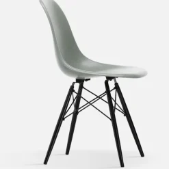 Eames Fiberglass Chair DSW stol Black Maple