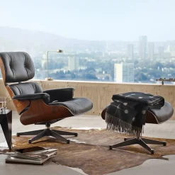 Eames Lounge Chair & Ottoman kirsebærpolert base