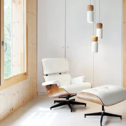Eames Lounge Chair & Ottoman kirsebærpolert base