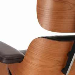 Eames Lounge Chair & Ottoman kirsebærpolert base