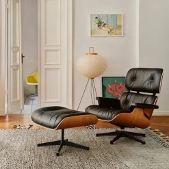 Eames Lounge Chair Black-pigmented Walnut Polished/Black lenestol