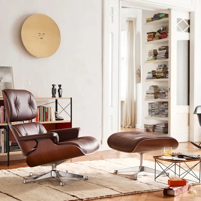 Eames Lounge Chair Black-pigmented Walnut Polished/Black lenestol