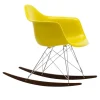 Eames RE Plastic Armchair RAR gyngestol Chrome/Dark Maple